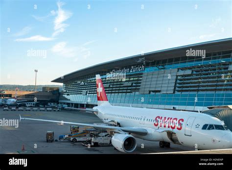 Hermès Zurich Kloten Airport .